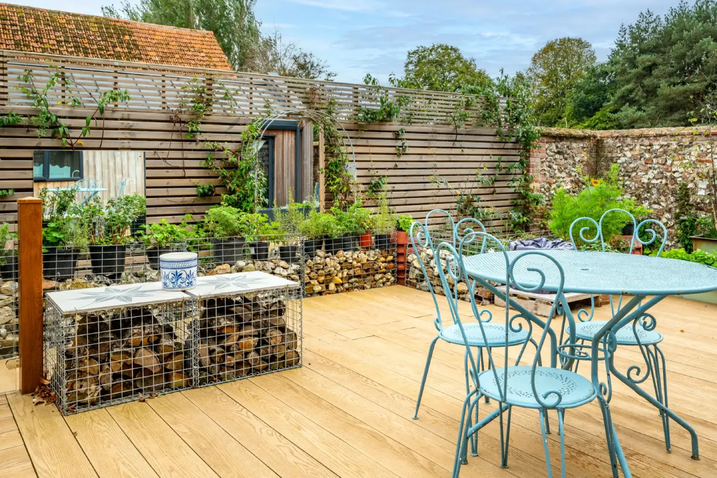 Outdoor space at Hewie’s Cottage